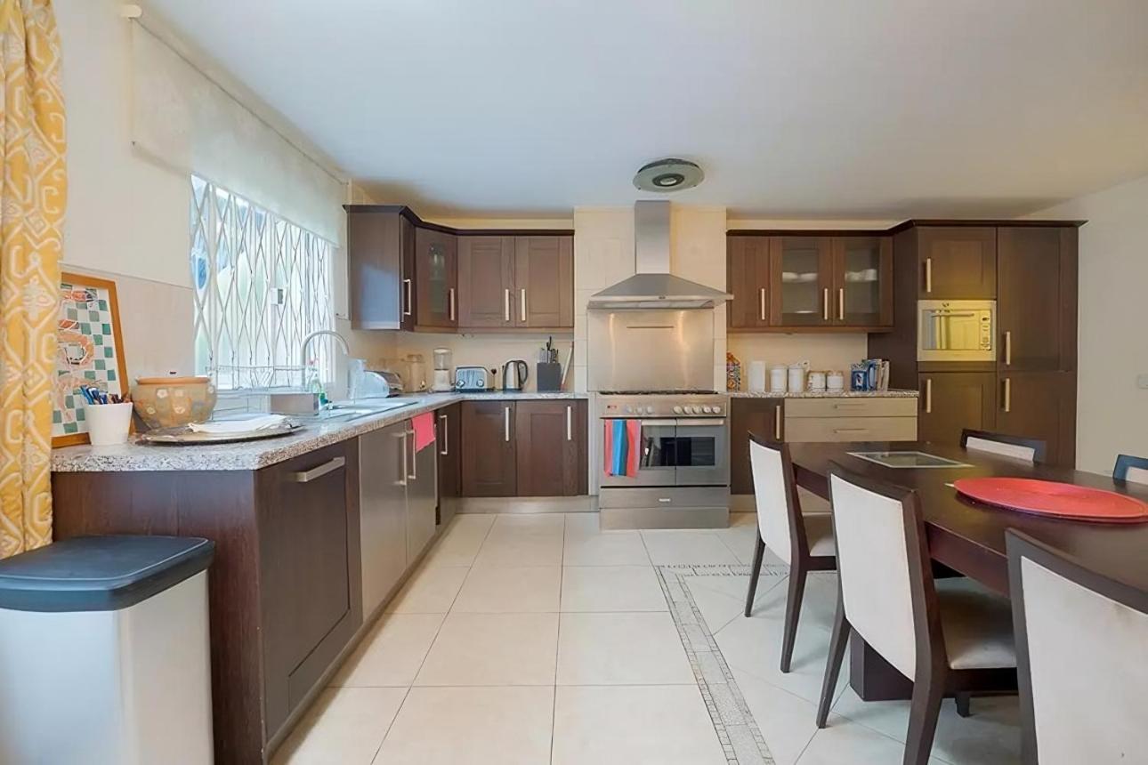Spacious 2-bedroom Townhouse With Garden & Patio